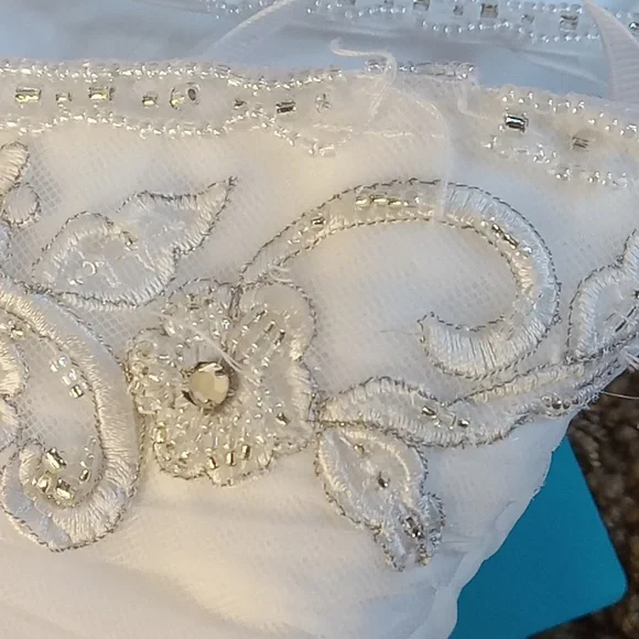 SOLD Forever yours size 4 wedding gown - Picture 10 of 11